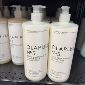 For @ndnmotmj : 2 Liters - OLAPLEX No. 5 Bond Maintenance Conditioner - White